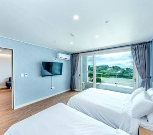 JnB Hotel