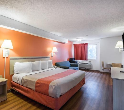 Motel 6-Lawrence, KS