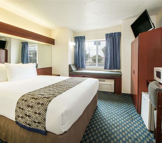 Microtel Inn & Suites by Wyndham Tulsa East
