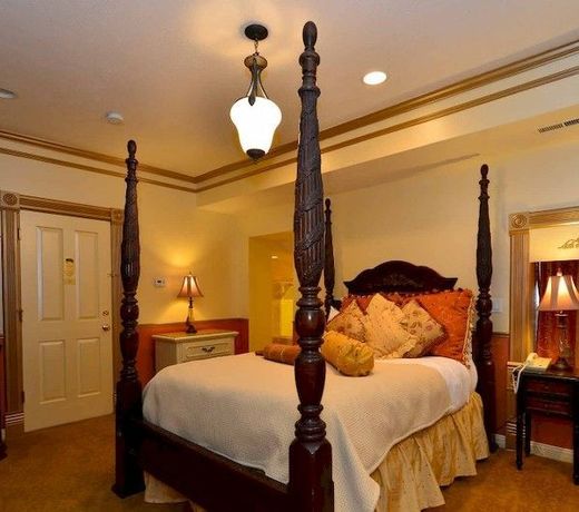 The Anniversary Inn Logan