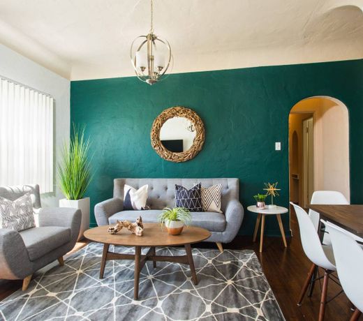HOLLYWOOD HOME: Sunset Blvd Retro Chic w/parking!