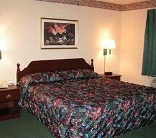 AmeriVu Inn & Suites - Cumberland