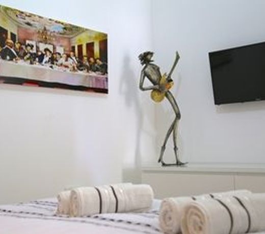 HolyGuest - Ben yehuda 218