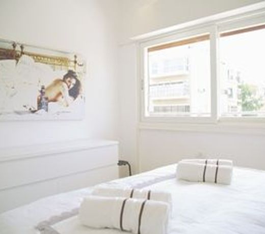 HolyGuest - Ben yehuda 218