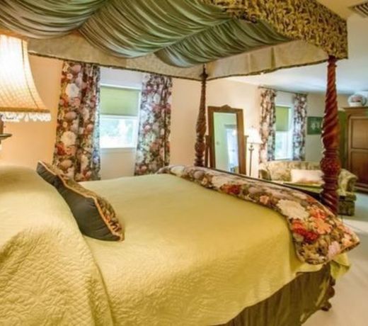Bald Mountain House Inn at the Wolf Laurel Resort