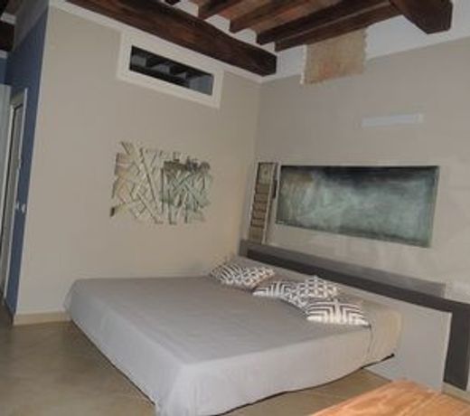 Agora 32