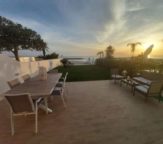 Villa sulla Spiaggia Diamante