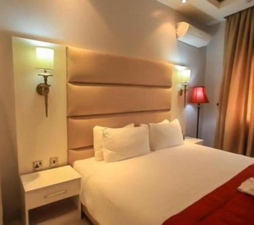 Glee Hotel