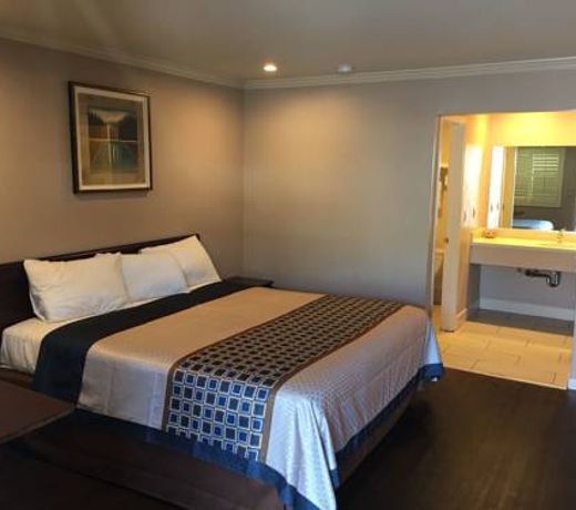 Royal Palace Inn