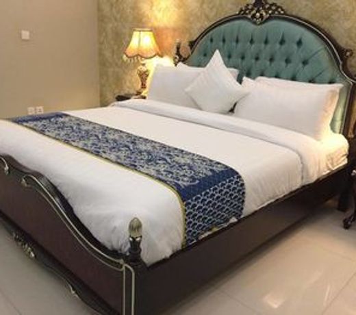 Orchards Cottage Hotel
