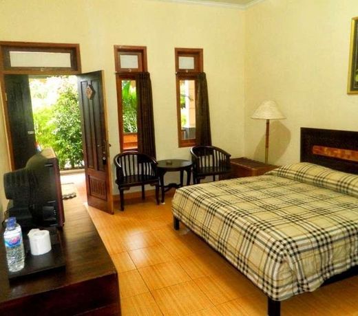 Hotel Mahkota Plengkung by ecommerceloka
