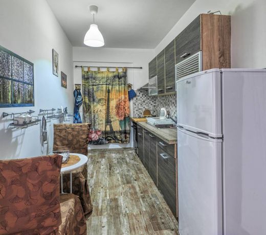 "Harmony court" app. 206