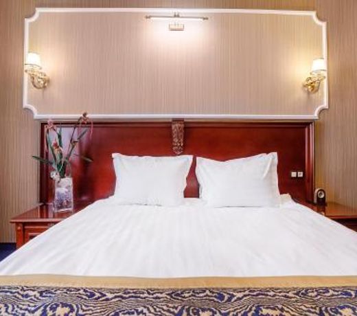 Hotel Dinastiya