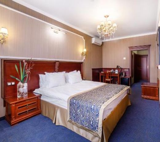 Hotel Dinastiya