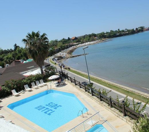 Side Beach Club & Hotel