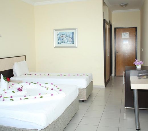 Side Beach Club & Hotel
