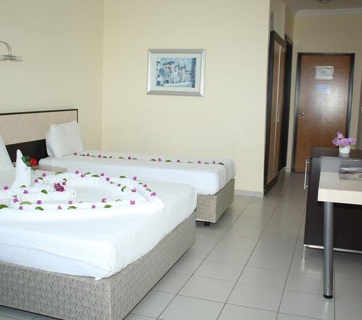 Side Beach Club & Hotel