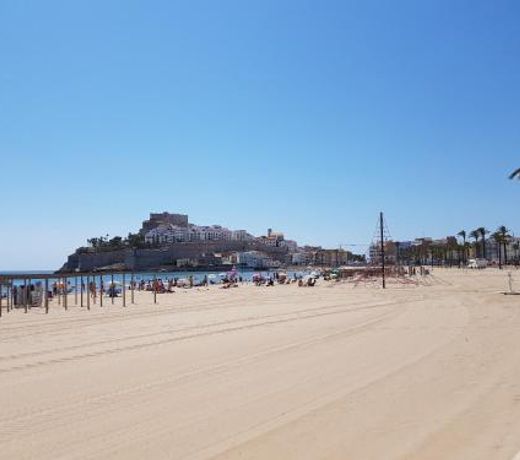 PEÃISCOLA PLAYA al lado del hotel papa Luna