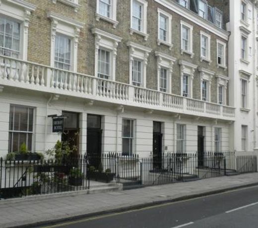 Classic Two-Bedroom Apartment Pimlico