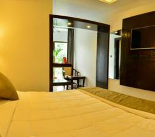 Capital O 6645 Hotel Sapphire