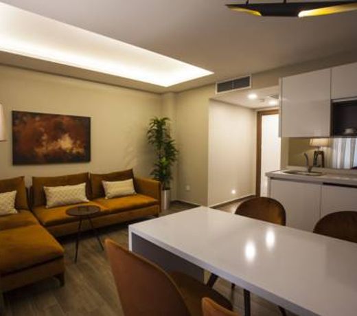 Maxuite Hotel in Home