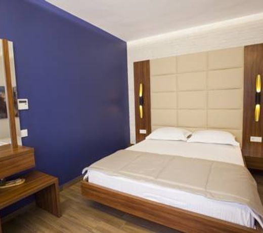 Maxuite Hotel in Home
