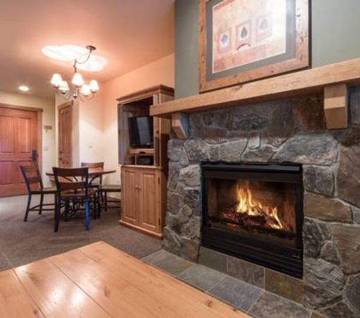 Red Hawk Lodge 2200