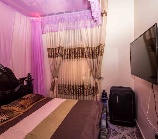 Albert Suites