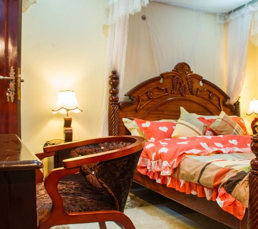 Albert Suites