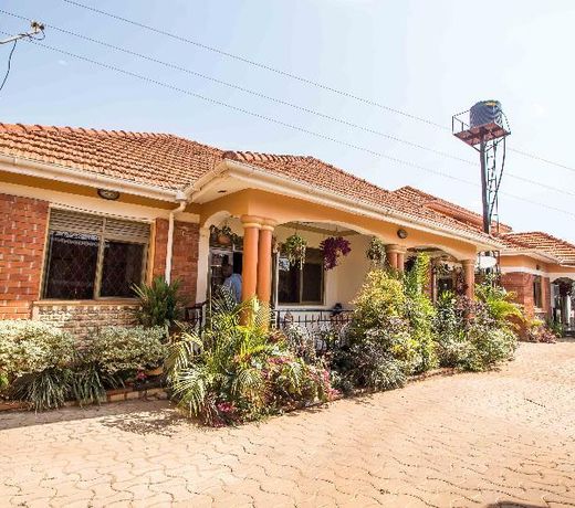 Albert Suites