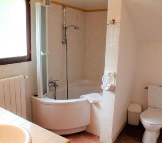 B&B with charm, quiet, kitchen, sw pool.
