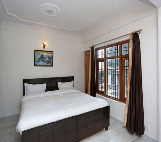 OYO 9103 Home 4BHK Pinewood Valley
