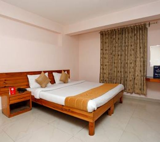 OYO 4740 White Orchid