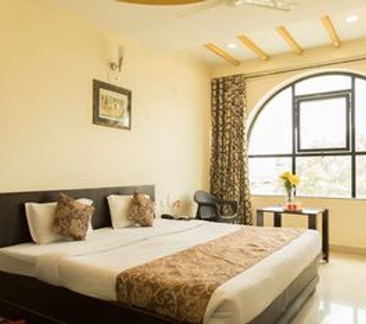 OYO 2493 Hotel K P Inn