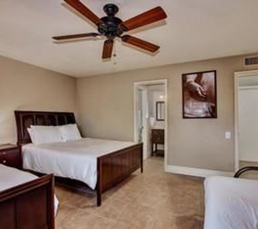 SLS The Lakes - Lovely Spacious Home with Resort Yard, Free Heated Poo