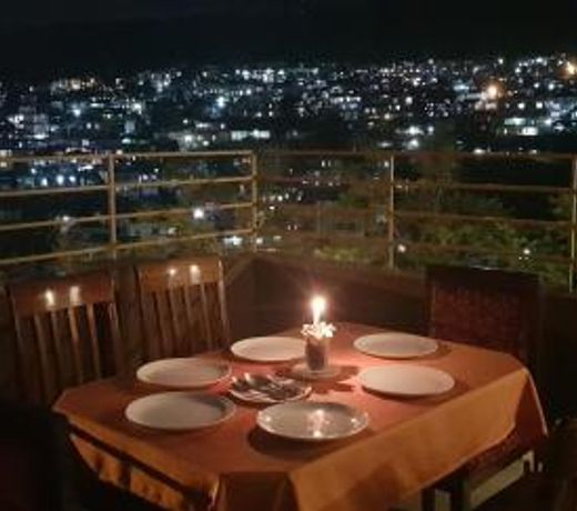 Woodland Hill Stay