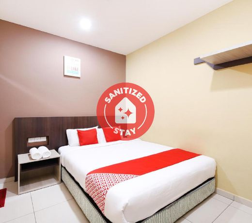 OYO 721 Silibin Times Inn Hotel