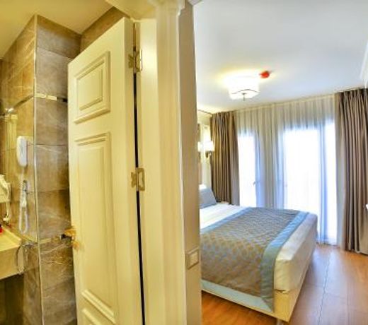Beethoven Hotel & Suite