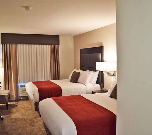 Days Inn by Wyndham 100 Mile House