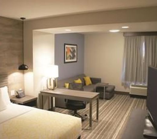 La Quinta by Wyndham McDonough