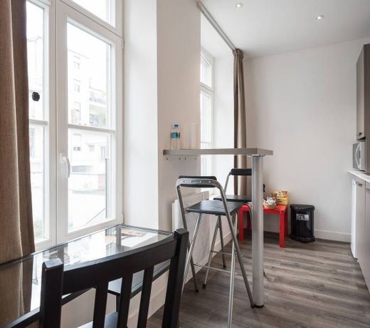 Appart Republique parking prive gratuit
