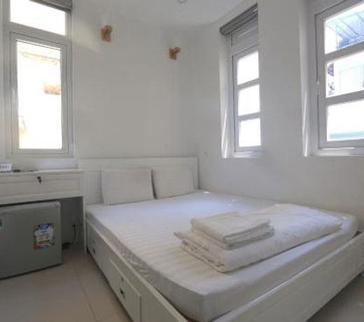 Full House Hostel