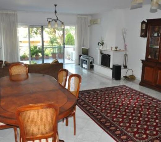 145 Ð¼2 Seaside Apartment