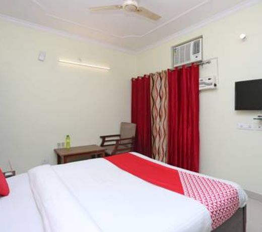 OYO 10567 Hotel Gandharv