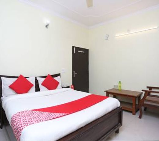 OYO 10567 Hotel Gandharv
