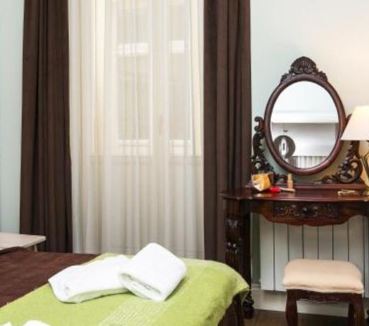 Old Town Brigue Apartment by Otium