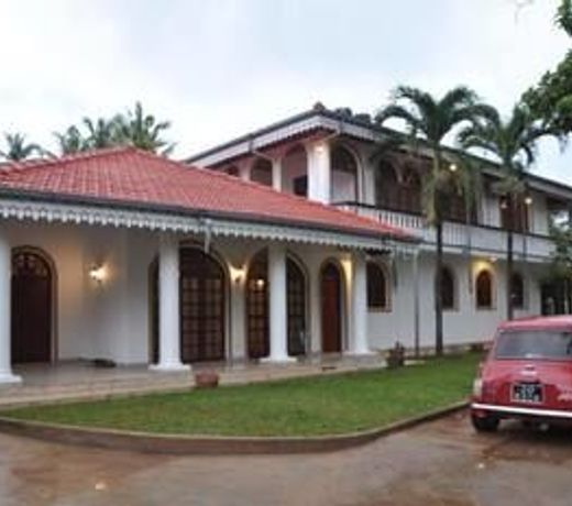 Royal Phoenix Boutique Hotel