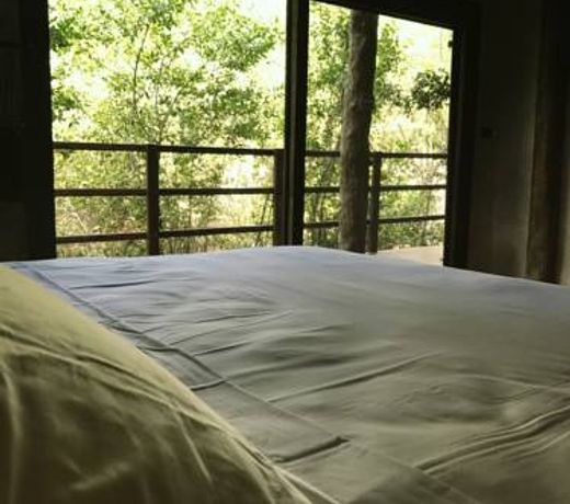 Amor Rooms