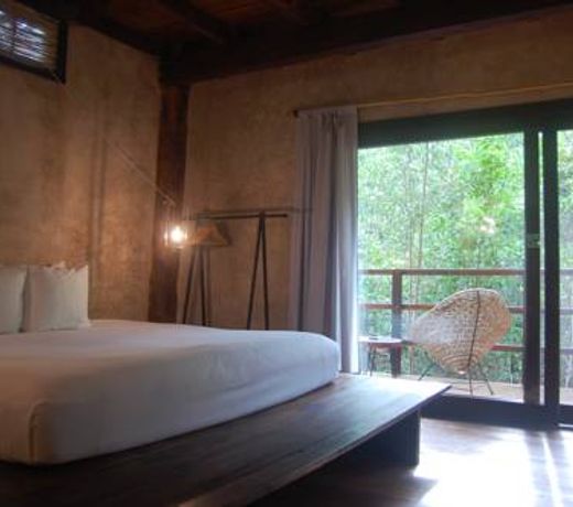 Amor Rooms
