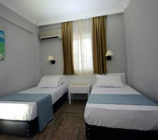 Two Seas Hotel